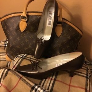 New Sax 5th chocolate pump 3inch heal made Italy